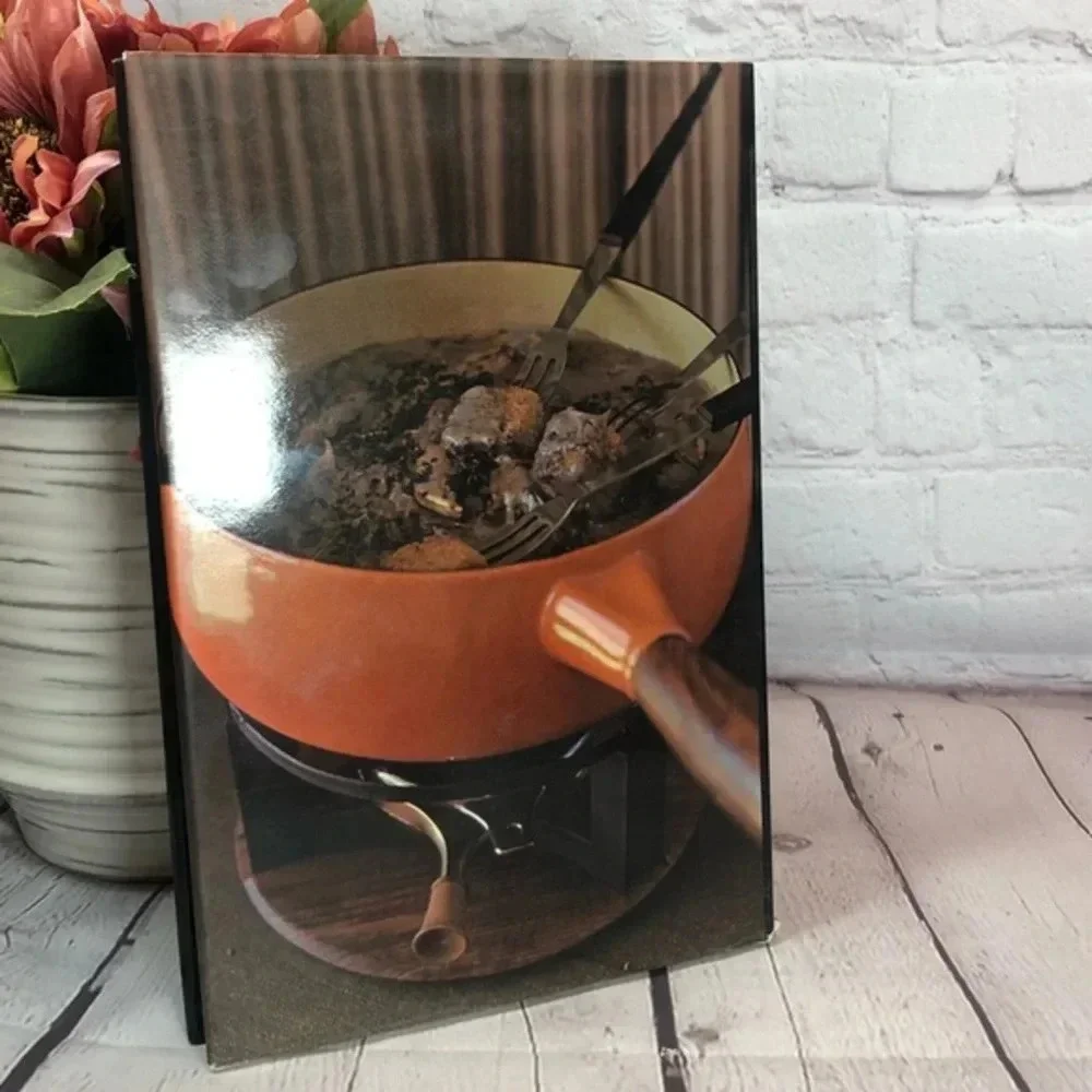 Vintage 1970 FONDUE COOKERY cookbook